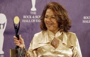 Fallece Nedra Talley Ross, última integrante viva del grupo pop Ronettes de los 60s