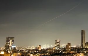 Irán lanza varios proyectiles sobre territorio de Israel