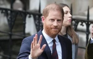Príncipe Harry es demandado por organización benéfica que creó en África en honor a la princesa Diana