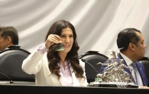 Cámara de Diputados recibe la solicitud de juicio político contra Maru Campos