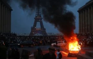 Más de 330 detenidos en Francia por disturbios tras la victoria del PSG