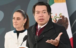 Los cuatro frentes que sacuden a Mario Delgado en la SEP