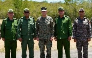 Jefes militares de EU y Cuba se reúnen en las inmediaciones de la Bahía de Guantánamo