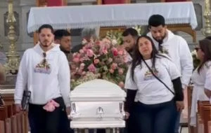 Despiden en Catedral de Ensenada a Franny Aguilar, la niña de 8 años que murió por rickettsiosis