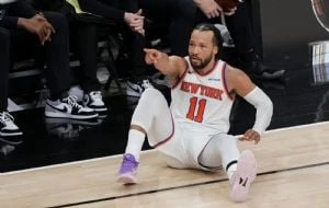 Brunson anota 30 y Knicks le roba a Spurs el primer juego de las finales