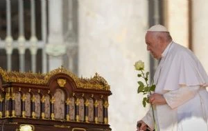 El mundo le dice adiós a un papa que traspasó barreras religiosas y políticas