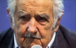 Expresidente uruguayo Pepe Mujica anuncia que tiene cáncer de esófago