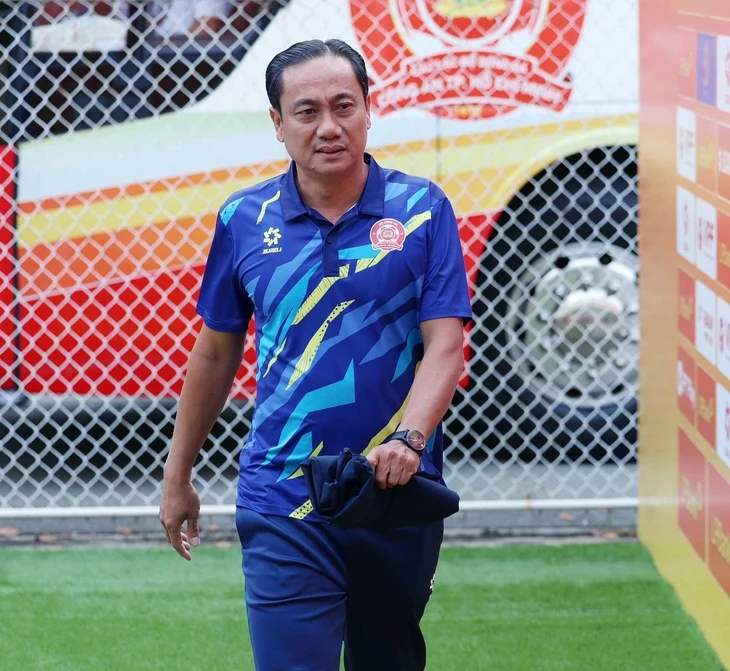 HLV Phùng Thanh Phương bảo vệ Khoa Ngô