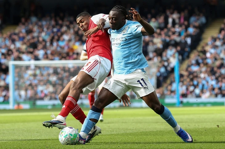 Premier League gay cấn đến phút cuối