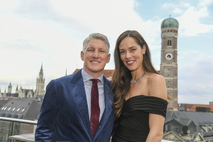 Schweinsteiger và Ivanovic chia tay sau 9 năm chung sống