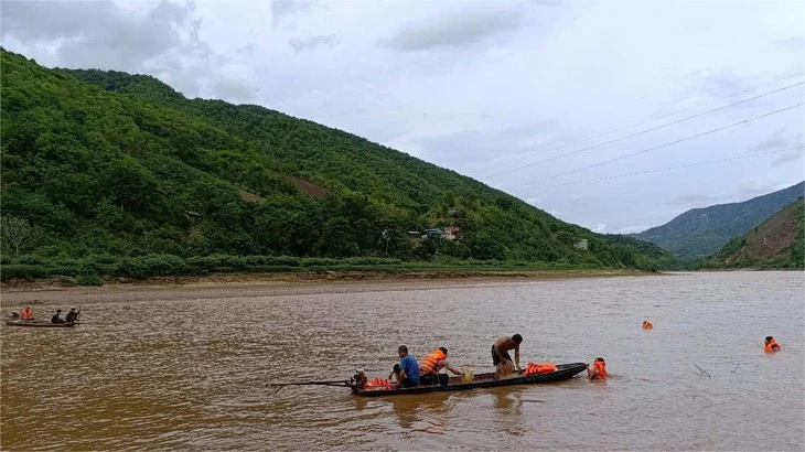 Tìm thấy thi thể hai chị em mất tích khi tắm trên sông Mã