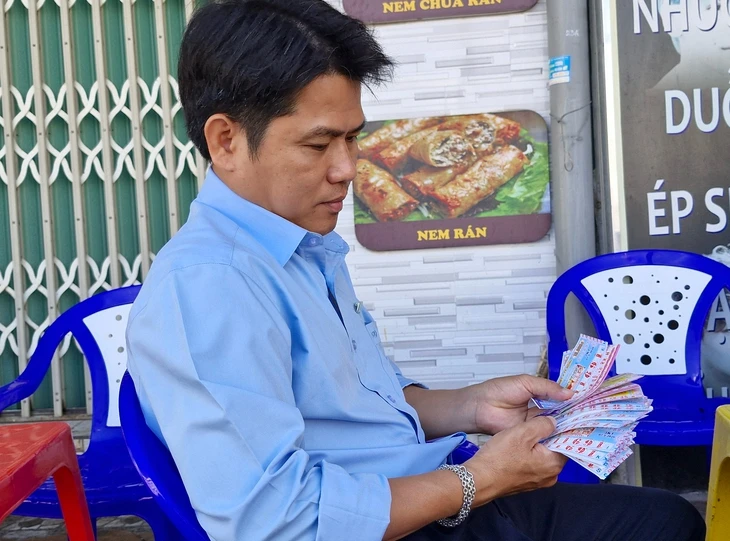 Vé số miền Nam chạm ngưỡng ‘bán bao nhiêu hết bấy nhiêu’
