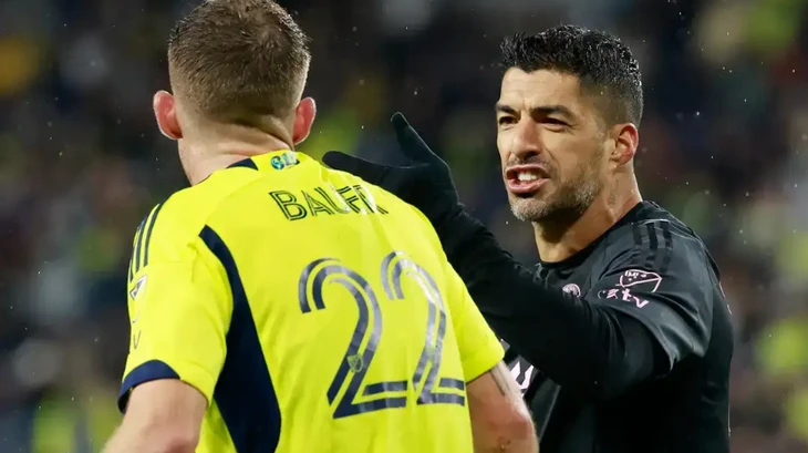 Luis Suarez lỡ trận đại chiến vì tiếp tục nhận án treo giò