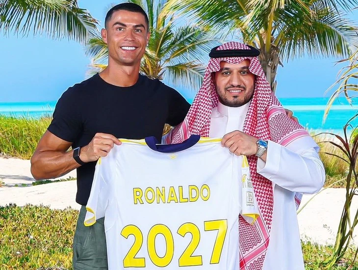 Al Nassr phải trả bao nhiêu cho tài xế, đầu bếp của Ronaldo?