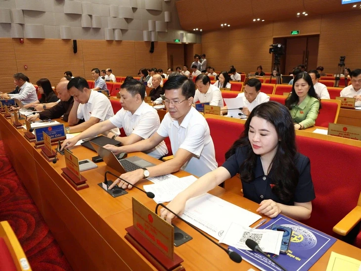 Hà Nội chuyển hơn 27.700 dự án/nhiệm vụ từ cấp quận, huyện về cấp xã mới thực hiện