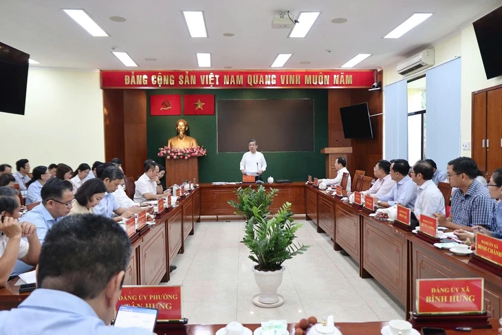 Phó bí thư Nguyễn Phước Lộc làm việc với đảng ủy 17 phường xã TP.HCM