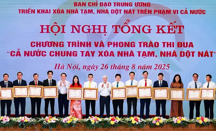 HDBank chung tay đóng góp xóa 2.600 căn nhà tạm