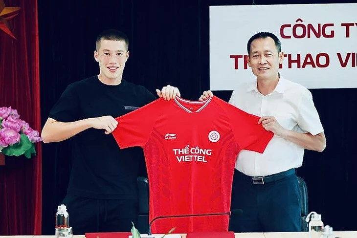 Thể Công - Viettel chiêu mộ cầu thủ Việt kiều Lee Williams mới 18 tuổi