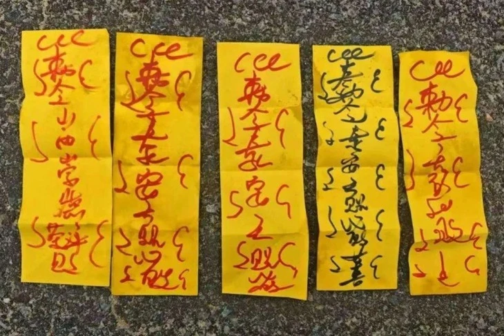 Đội bóng Trung Quốc bị phạt nặng vì 'yểm bùa' đối thủ