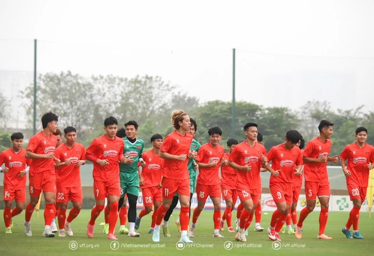 HLV Kim Sang Sik loại 8 cầu thủ khỏi U22 Việt Nam