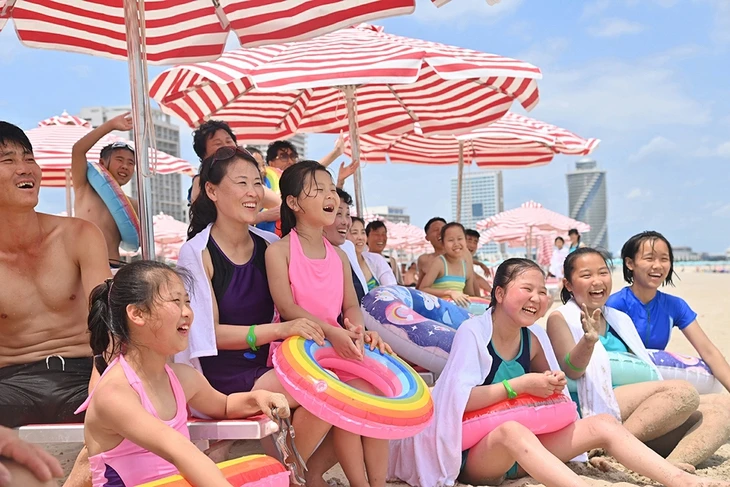 Khối nghỉ hè Triều Tiên háo hức đổ về khu nghỉ dưỡng mới sang xịn