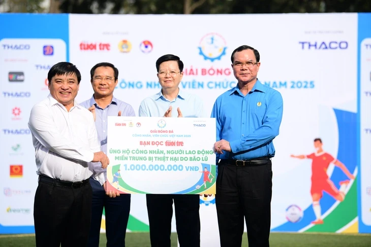 Bạn đọc Báo Tuổi Trẻ ủng hộ 1 tỉ đồng tới đồng bào miền Trung chịu thiệt hại bởi lũ lụt