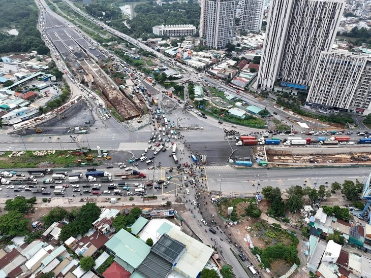 Nút giao An Phú dự kiến chậm tiến độ 12 tháng: Chủ tịch UBND TP.HCM yêu cầu làm xong vào cuối 2025