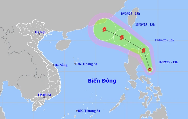 Áp thấp nhiệt đới ngoài khơi Philippines có thể mạnh lên thành bão và vào Biển Đông