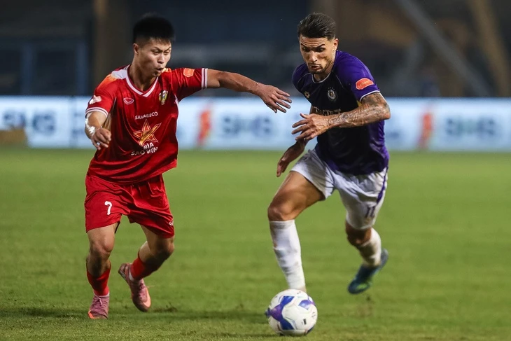Đỗ Hoàng Hên bị treo giò