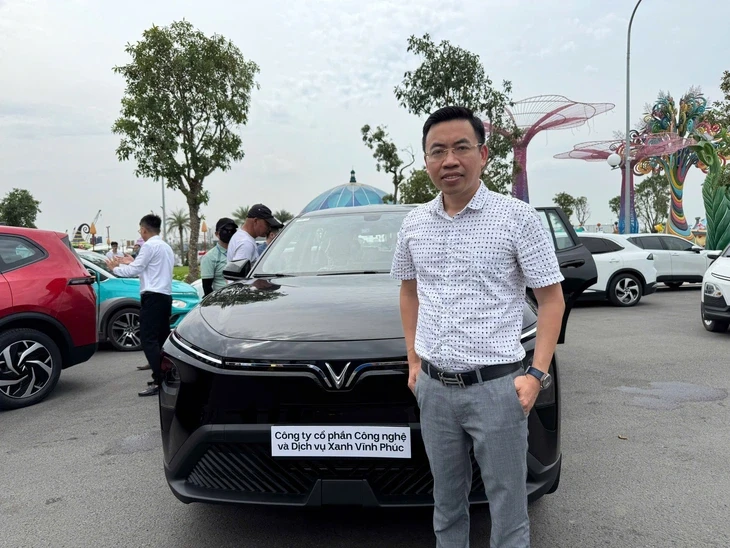 Mặc tranh cãi, người mua 10.000 xe VinFast Limo Green khẳng định: 'Quá ổn, không cần nâng cấp thêm'