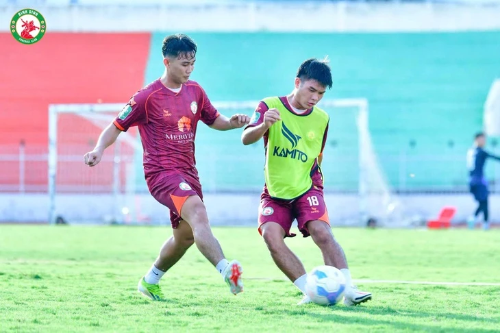 Quy Nhơn United là đội bóng nào?