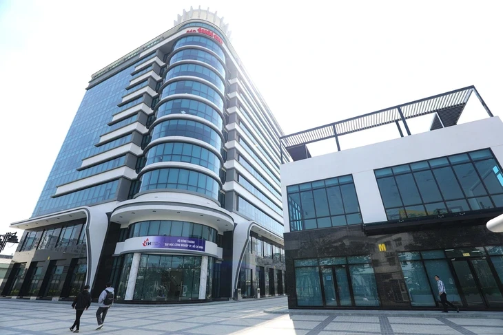 Thứ hạng đại học Việt Nam biến động bất ngờ trên các bảng xếp hạng đại học thế giới