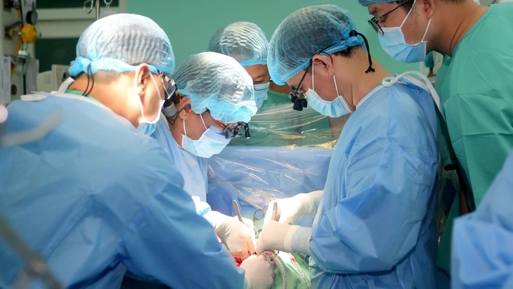 Bốn cuộc sống hồi sinh nhờ ghép tạng của một bệnh nhân nam 39 tuổi
