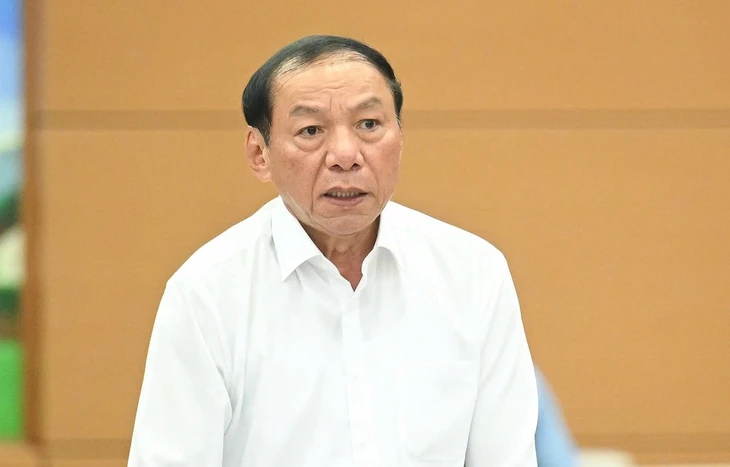 Mặc áo có logo thương hiệu không phải quảng cáo, 'đại biểu Quốc hội cứ yên tâm mặc'