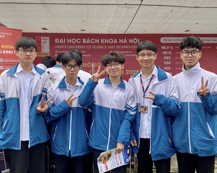 Đại học Bách khoa Hà Nội công bố điểm sàn và bảng quy đổi điểm chuẩn