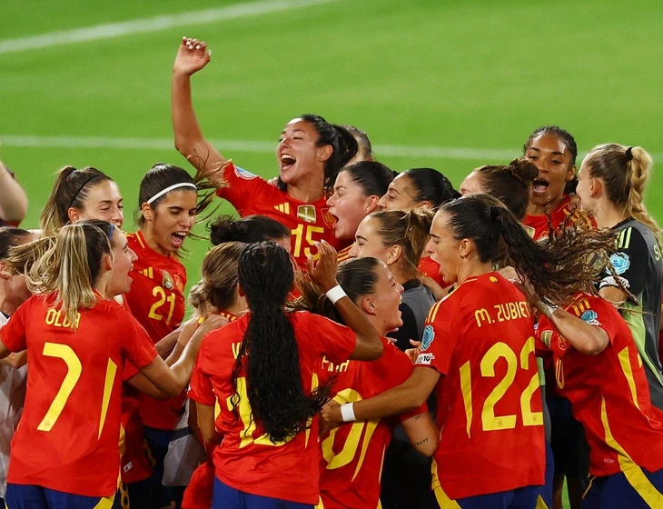 Sút hỏng 2 quả phạt đền, tuyển nữ Tây Ban Nha vẫn giành vé vào bán kết Euro 2025