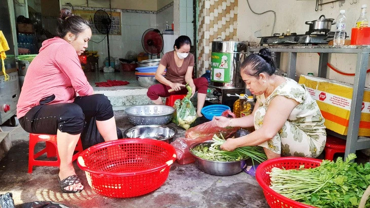 Người phụ nữ hết lòng vì các bé ung thư