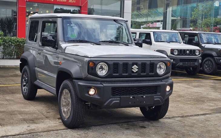 Tin tức giá xe: Suzuki Jimny giảm tới gần 100 triệu, giá thực tế ngang Mitsubishi Xforce bản 'full'