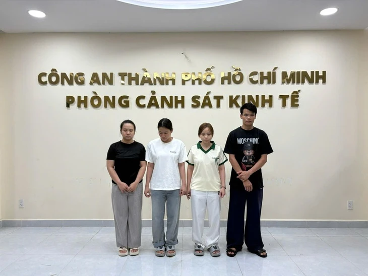 Nhiều quản lý, nhân viên 2 nhà hàng ở TP.HCM bị bắt vì bán bóng cười
