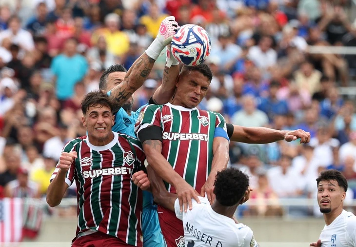 Ở tuổi 40, Thiago Silva vẫn khiến mọi người phải nể phục