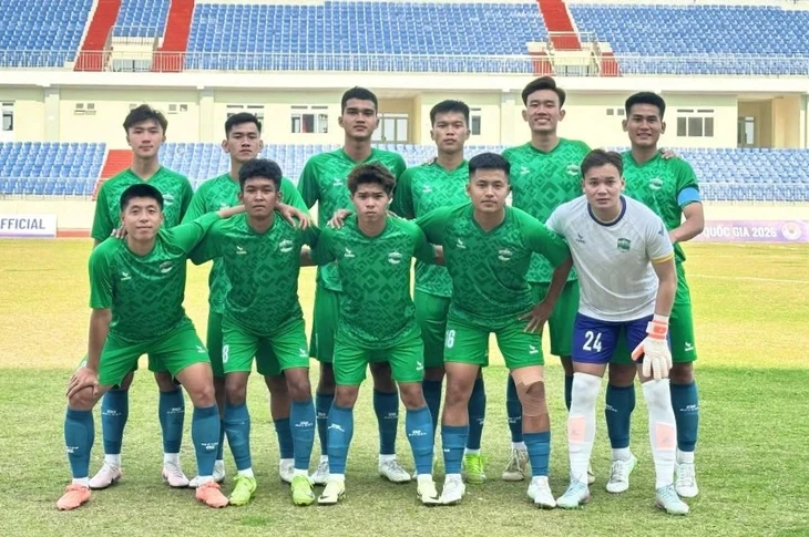 Nóng bỏng giành suất lên chơi giải hạng nhất