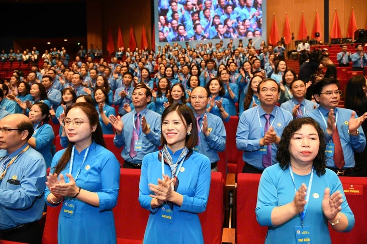 Kiến nghị giảm giờ làm xuống 40-44 giờ/tuần, tăng thêm 2 ngày nghỉ dịp Quốc khánh (từ 2 đến 5-9)