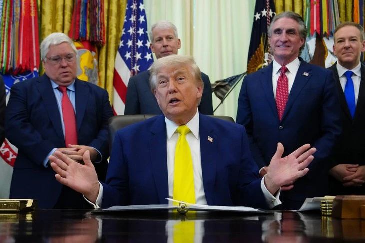 Tin tức thế giới 5-6: Ông Trump tin rất dễ lấy uranium Iran; Nga cân nhắc dùng thêm tên lửa Oreshnik