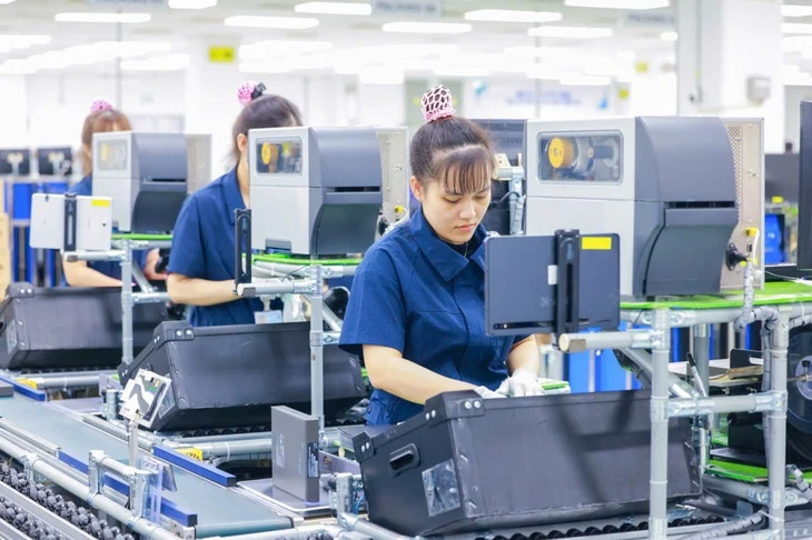 Mua điện trực tiếp qua lưới quốc gia: Cột mốc mới của năng lượng xanh