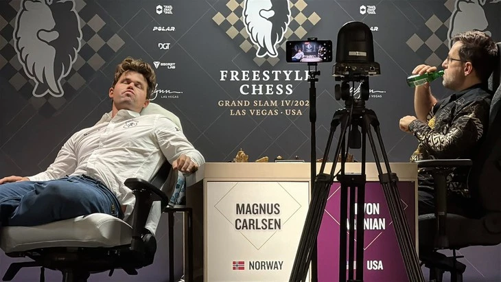 Carlsen bị loại khỏi cuộc đua vô địch Freestyle Chess ngay ngày mở màn