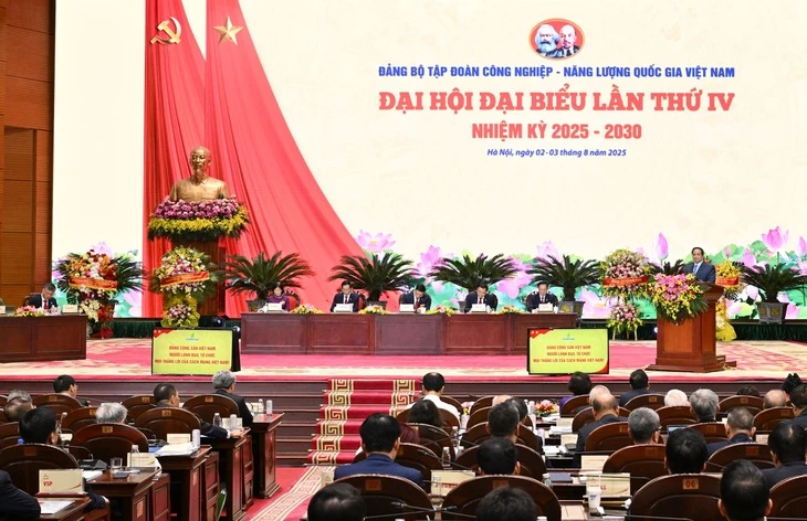 Thủ tướng: Petrovietnam phấn đấu vào top 5 doanh nghiệp hàng đầu Đông Nam Á