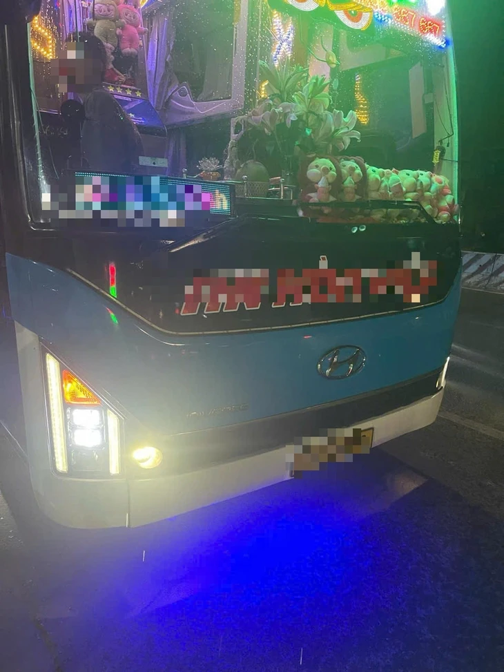Phải trích xuất camera, người nhà xe mới nhận 'cầm nhầm' túi xách có 90 triệu đồng khách để quên