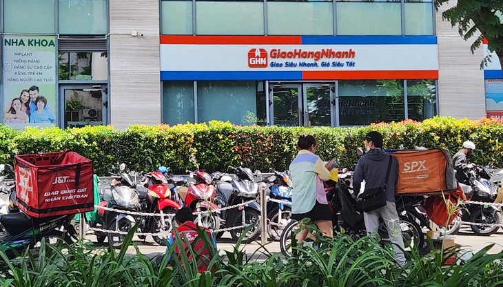 Lo cuộc đua hạ giá trong chuyển phát, sàn 