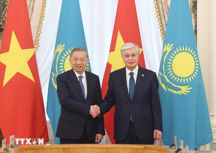 Kazakhstan trở thành Đối tác chiến lược đầu tiên của Việt Nam tại Trung Á