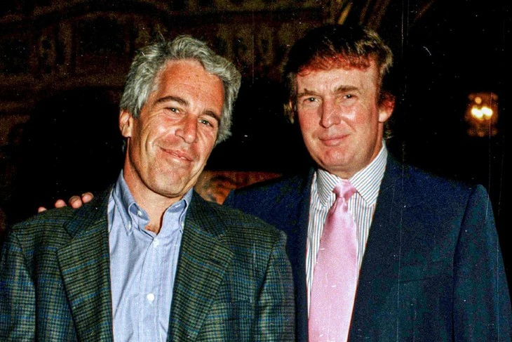 Bức ảnh chụp ông Trump cùng tỉ phú ‘ấu dâm’ Epstein gây sốt sau bài đăng của ông Musk